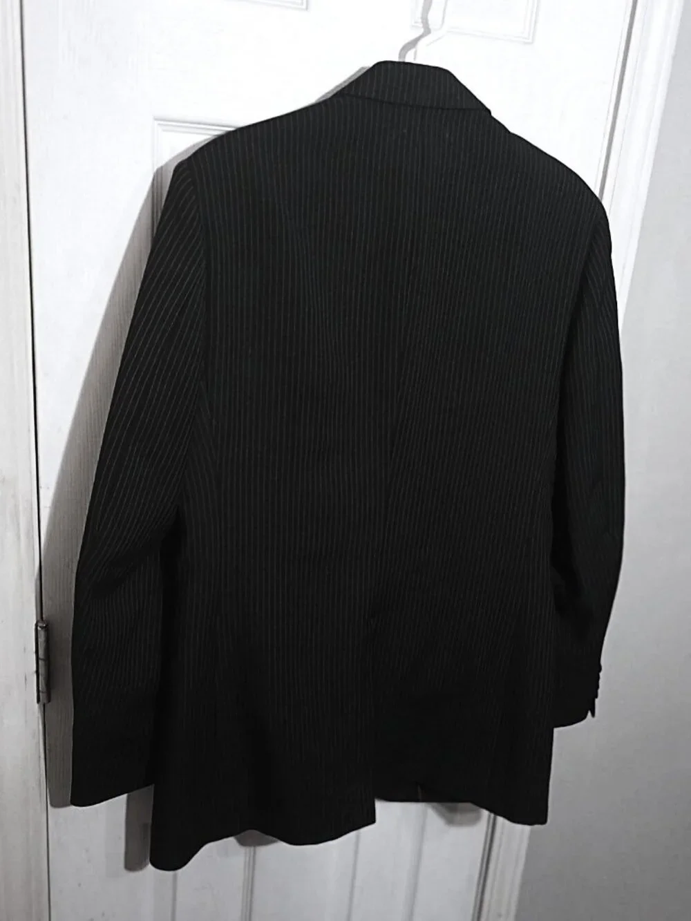 Amesbury Men Charcoal Pinstripe 2 Piece Suit  40L
